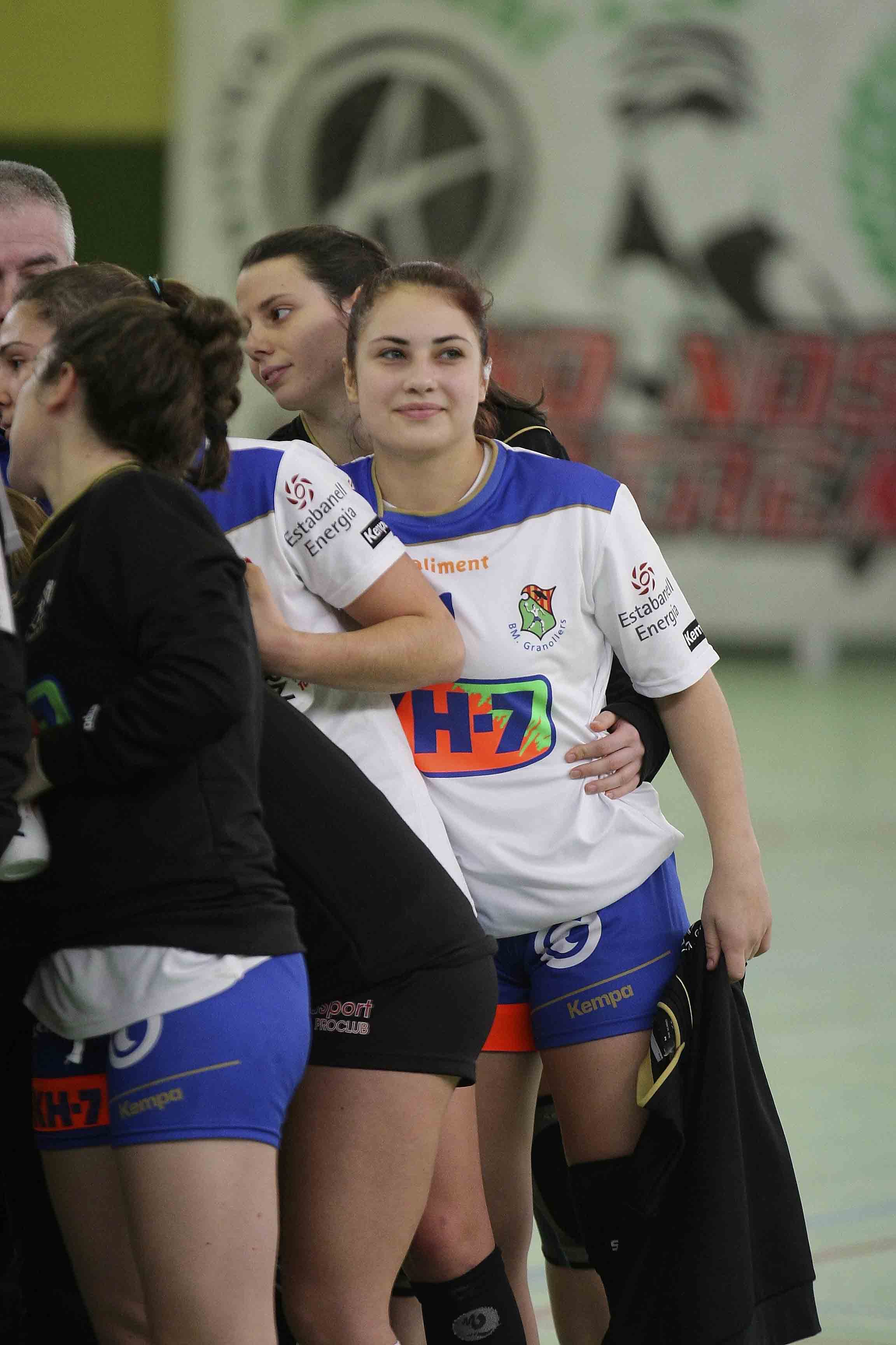 Kristina Logvin amb l'equip | Foto: Edu Luque